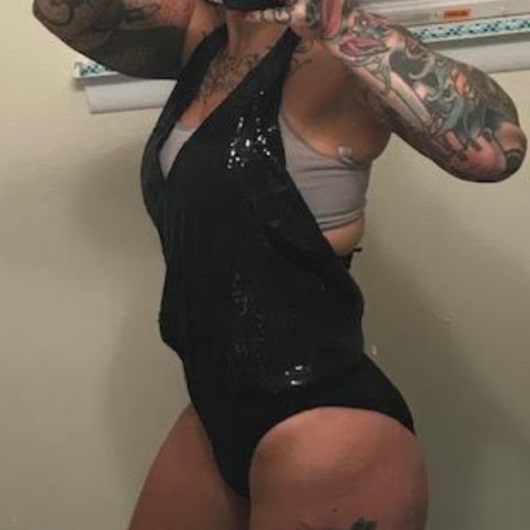 sequin halter - Picture 3 of 5